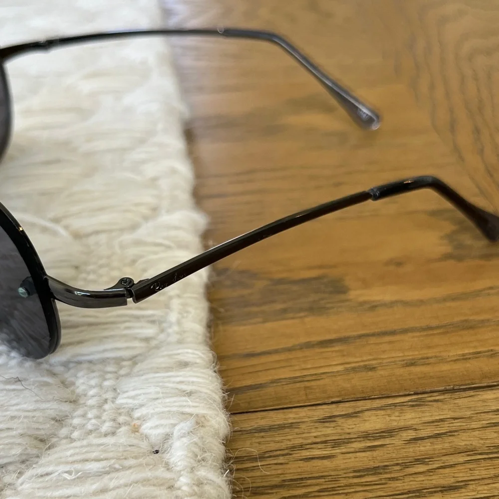 Ray-Ban Black Aviator Sunglasses with Dark Lenses